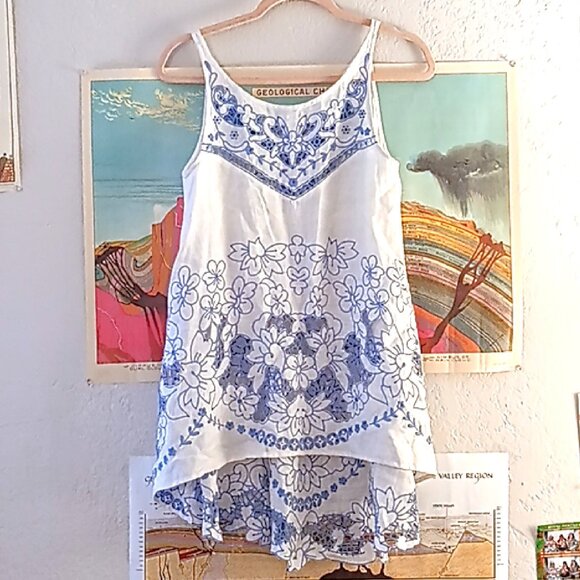 HD In Paris Anthropologie White & Blue Embroidered Linen Sleeveless Tunic Size 4 - Picture 1 of 4